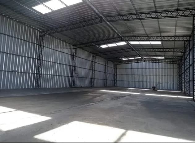 Cerco metálico industrial instalado por MF Construcciones Uruguay