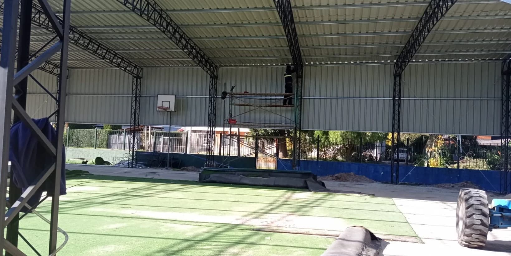 Estructura metálica para cerramiento de cancha deportiva Uruguay