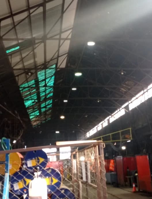Vista interior de techo de galpón en reparación Uruguay