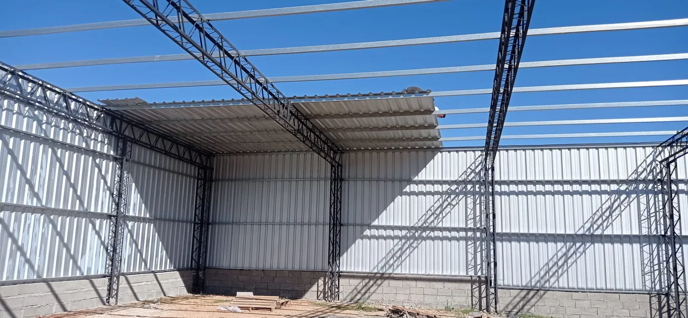 Estructura metálica de gran escala para galpón industrial Uruguay