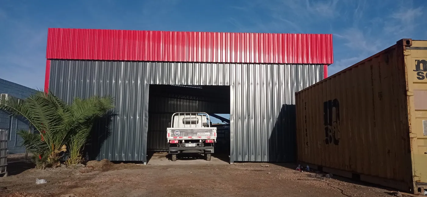 Galpón industrial con acceso para camiones — MF Construcciones Uruguay